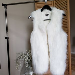 Faux fur vest "Winter white"
